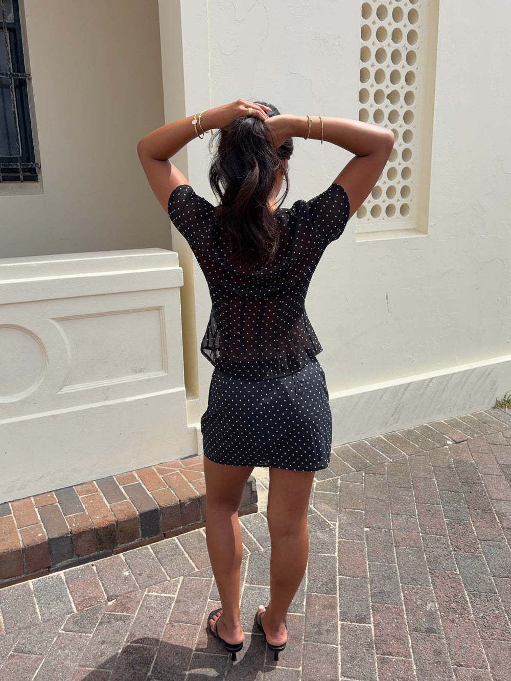 Sullivan mininederdel med polkaprikker - Sort/hvid