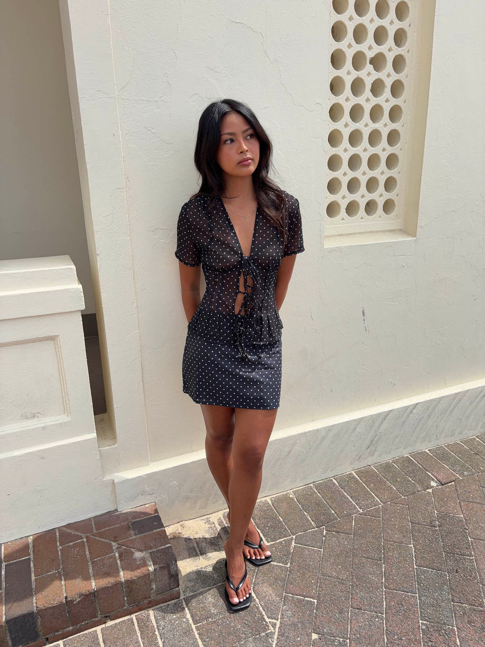 Silivia meshtop med polkaprikker - Sort/hvid