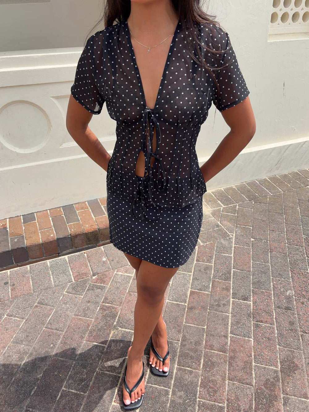 Sullivan mininederdel med polkaprikker - Sort/hvid