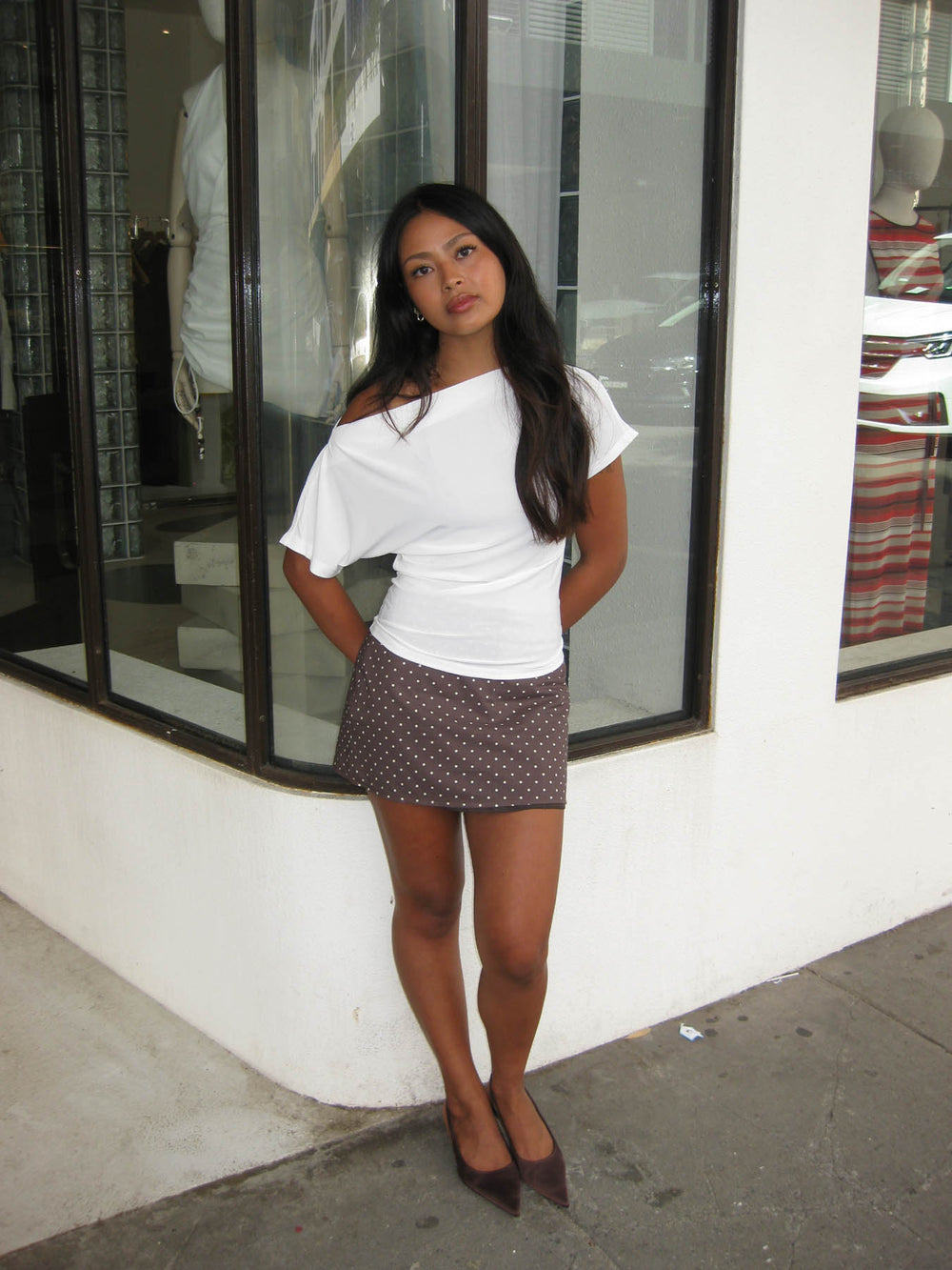 Sullivan mininederdel med polkaprikker - Brun/hvid