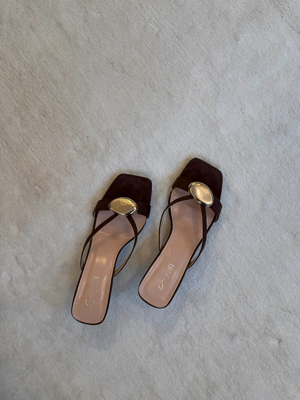 Annaline mules med gulddetalje - Brun/guld