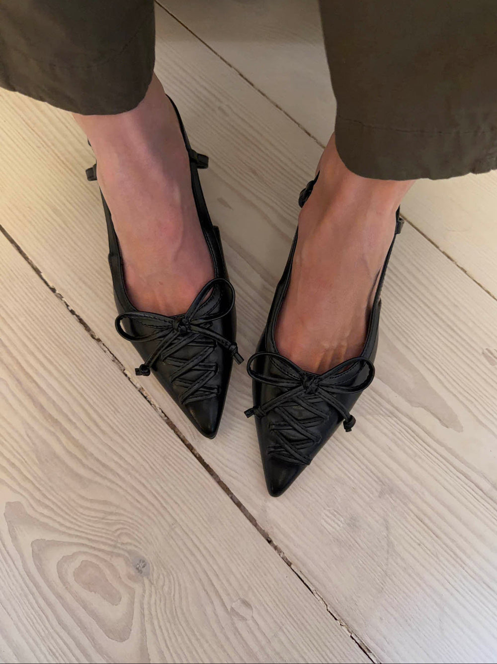 Sola mules med sløje - Sort