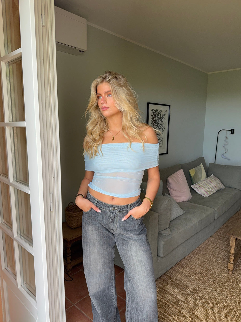 Victoire off shoulder top i mesh - Lyseblå