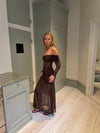 Silje off shoulder kjole med blonder - Brun