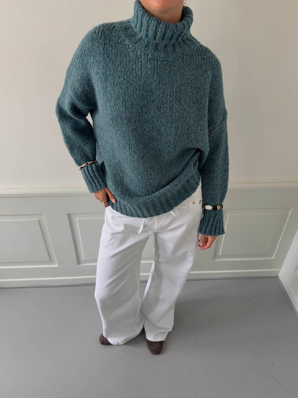 Valdamara oversized striktrøje med turtleneck - Blå