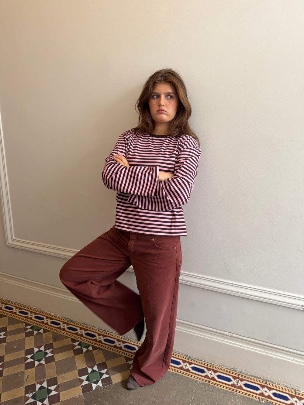 "Main character energy" bluse med striber - Pink/brun/gul