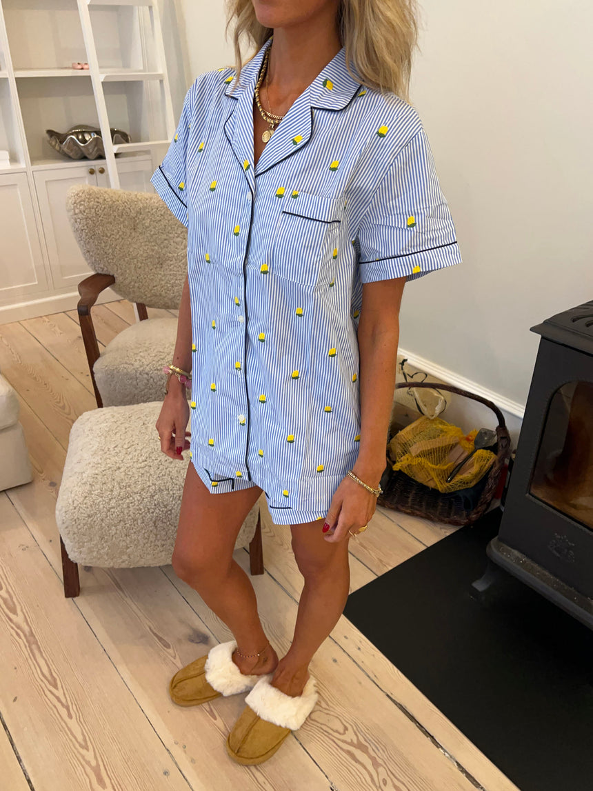 Elva stribede pyjamas sæt med citroner - Blå/hvid