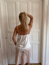 Daniana satintop med blonder - Hvid