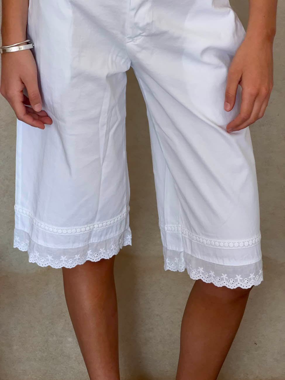 Peppa shorts med broderi - Hvid