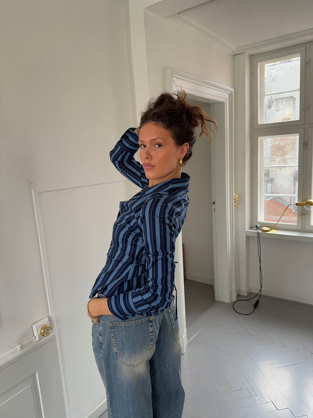 Alberte figursyet skjorte med striber - Mørkeblå/Sort