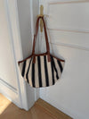 Enna skuldertaske med striber - Hvid/navy