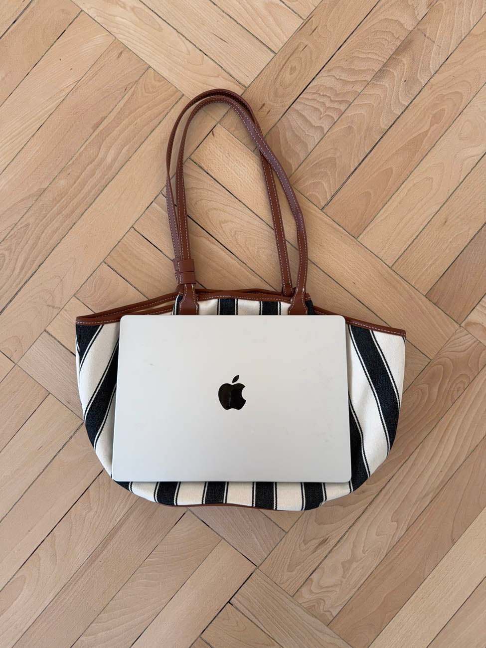 Enna skuldertaske med striber - Hvid/navy
