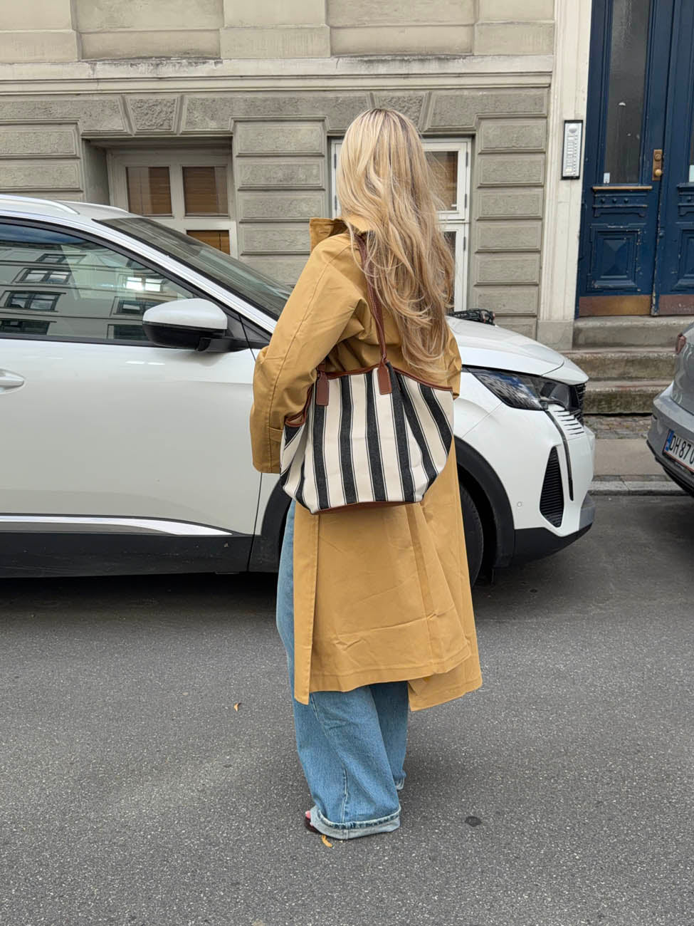 Enna skuldertaske med striber - Hvid/navy