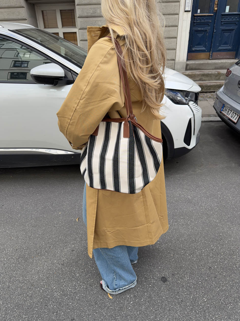 Enna skuldertaske med striber - Hvid/navy