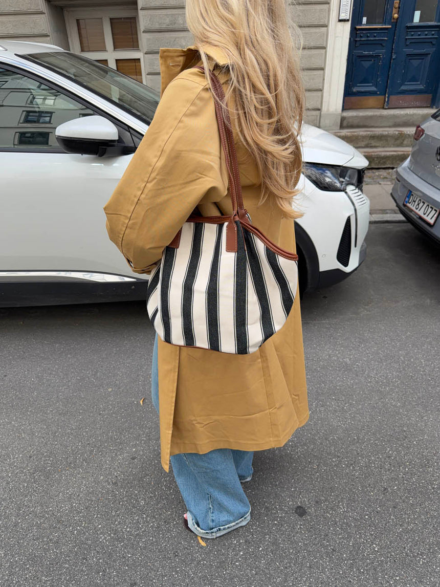Enna skuldertaske med striber - Hvid/navy