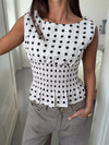 Cathrine smock top med polkaprikker - Hvid/sort