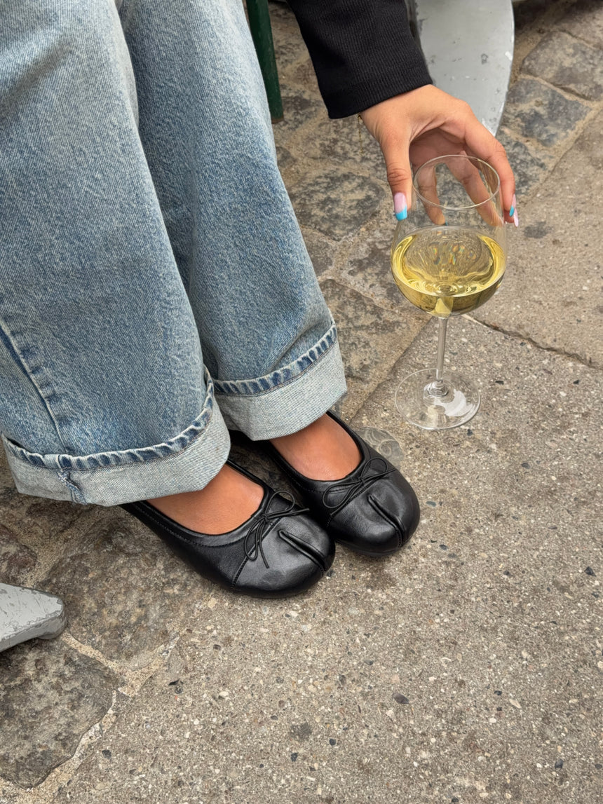 Auletta split toe ballerina med sløjfe - Sort