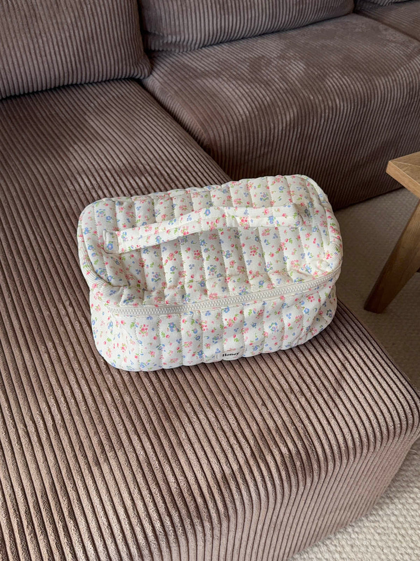 Honey stor toilettaske med hank - Hvid med blomster