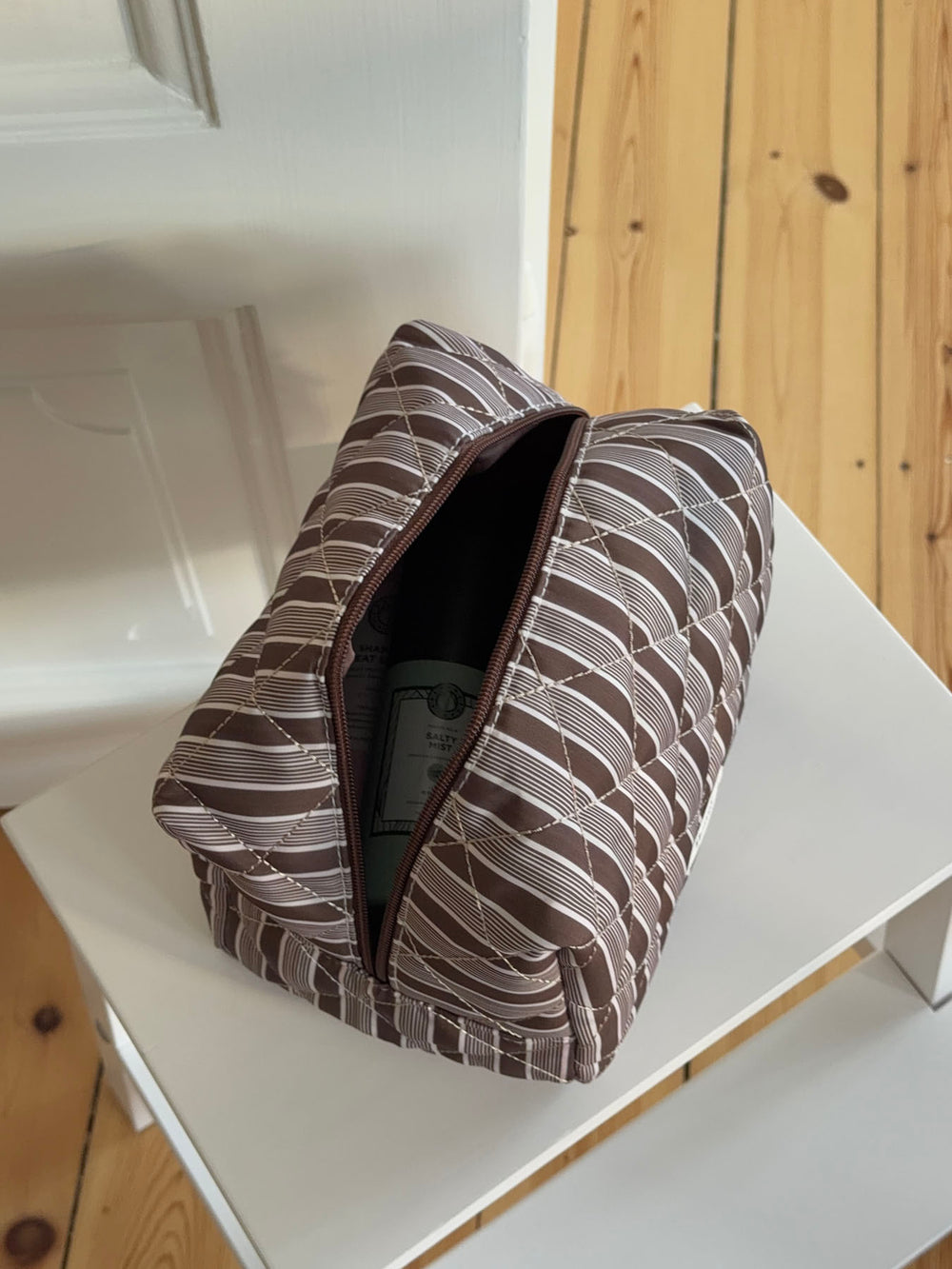 Honey stor toilettaske med striber - Brun/hvid