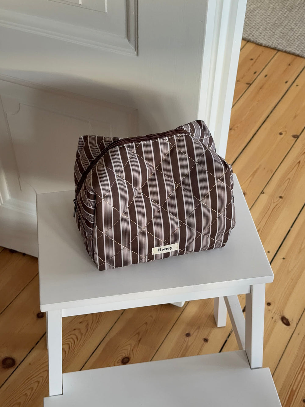 Honey stor toilettaske med striber - Brun/hvid