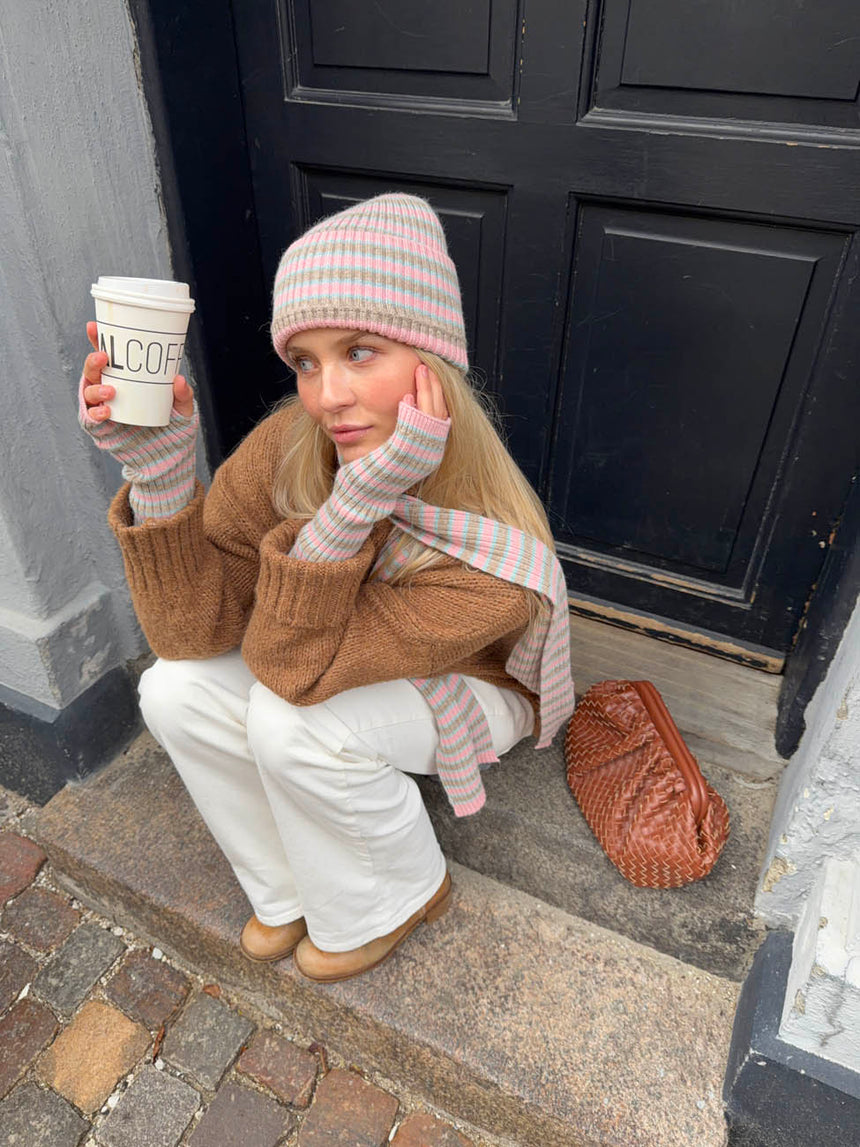 Haze hue med striber - Lyserød/beige/blå