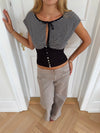 Bianca stribet top med detaljer - Sort/hvid