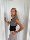 Bianca stribet top med detaljer - Sort/hvid