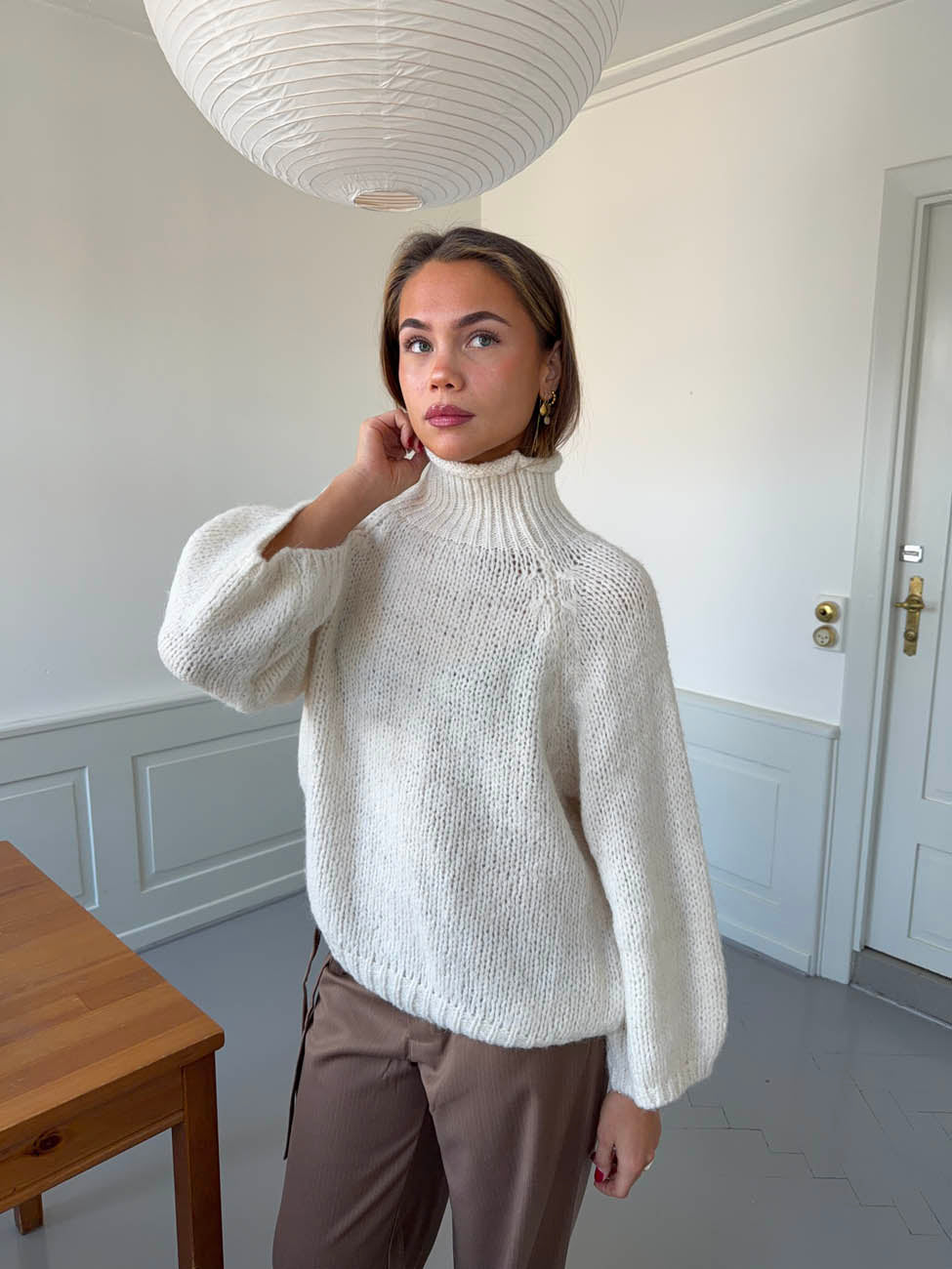 Aire striktrøje med turtleneck - Off white