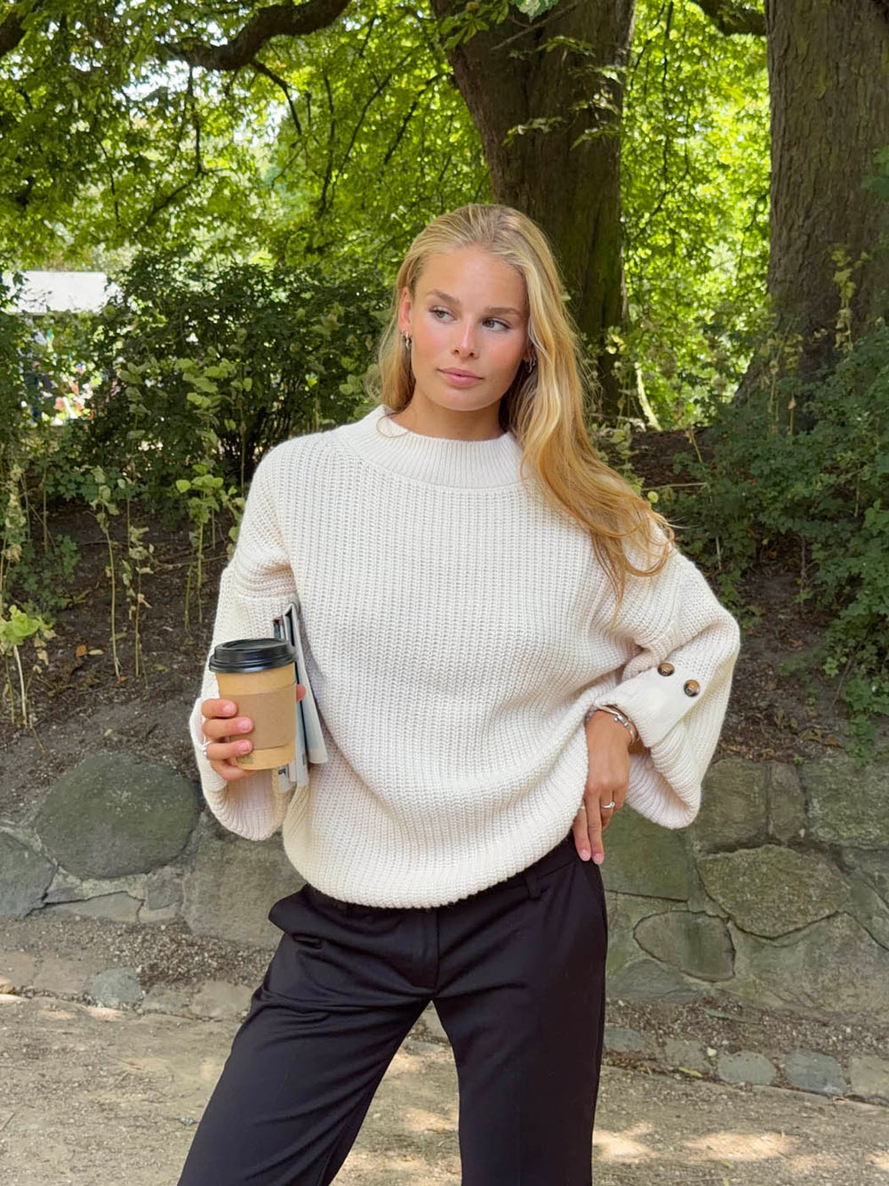 Carina strik med ærmedetalje - Beige