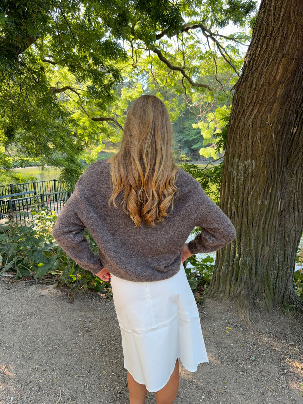 Stina striktrøje med blonder - Brun
