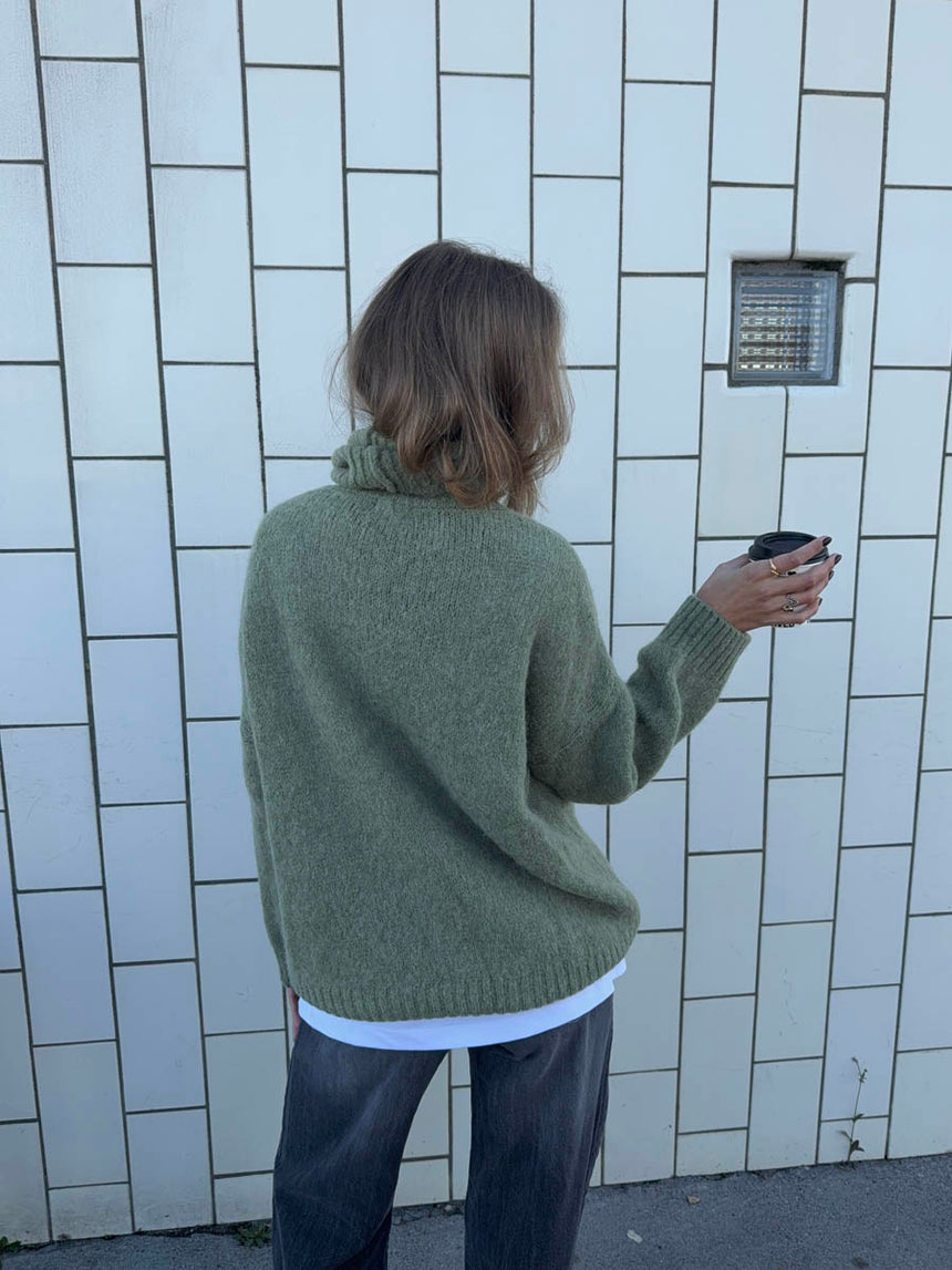 Idun striktrøje med turtleneck - Kaki