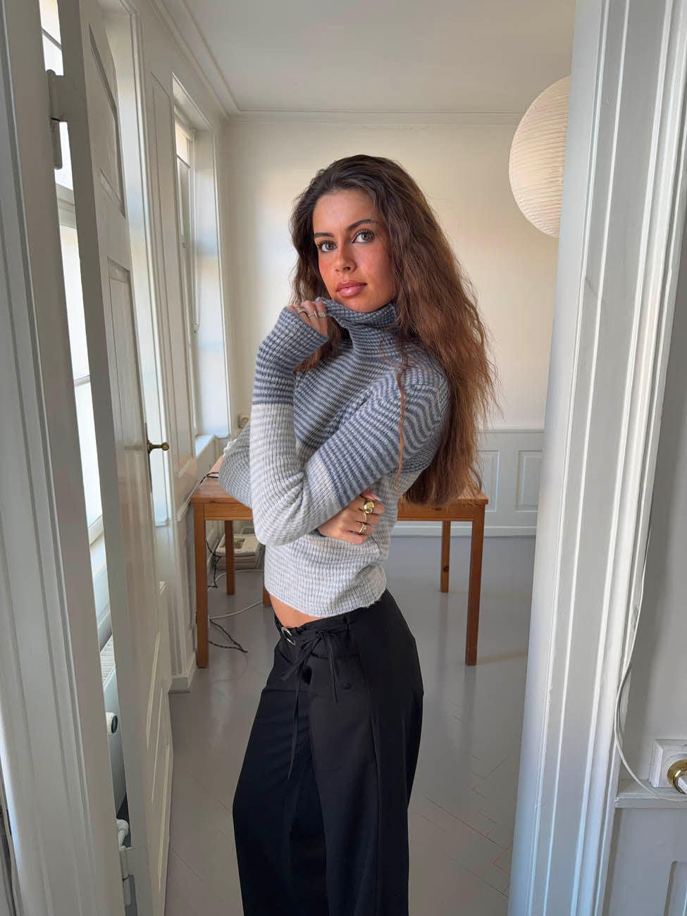 Swela striktrøje med turtleneck - Lyseblå/mørkeblå