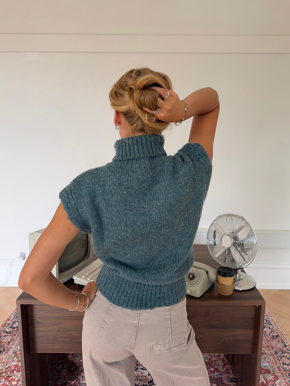 Nivena strikvest med turtleneck - Blå
