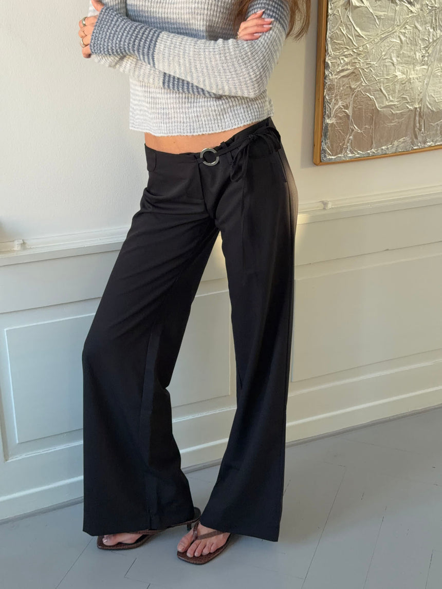 Vinna suitbukser med metalring - Sort