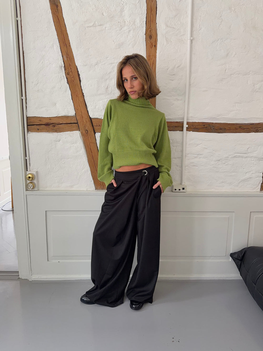 Trina suitbukser med spændedetalje - Sort