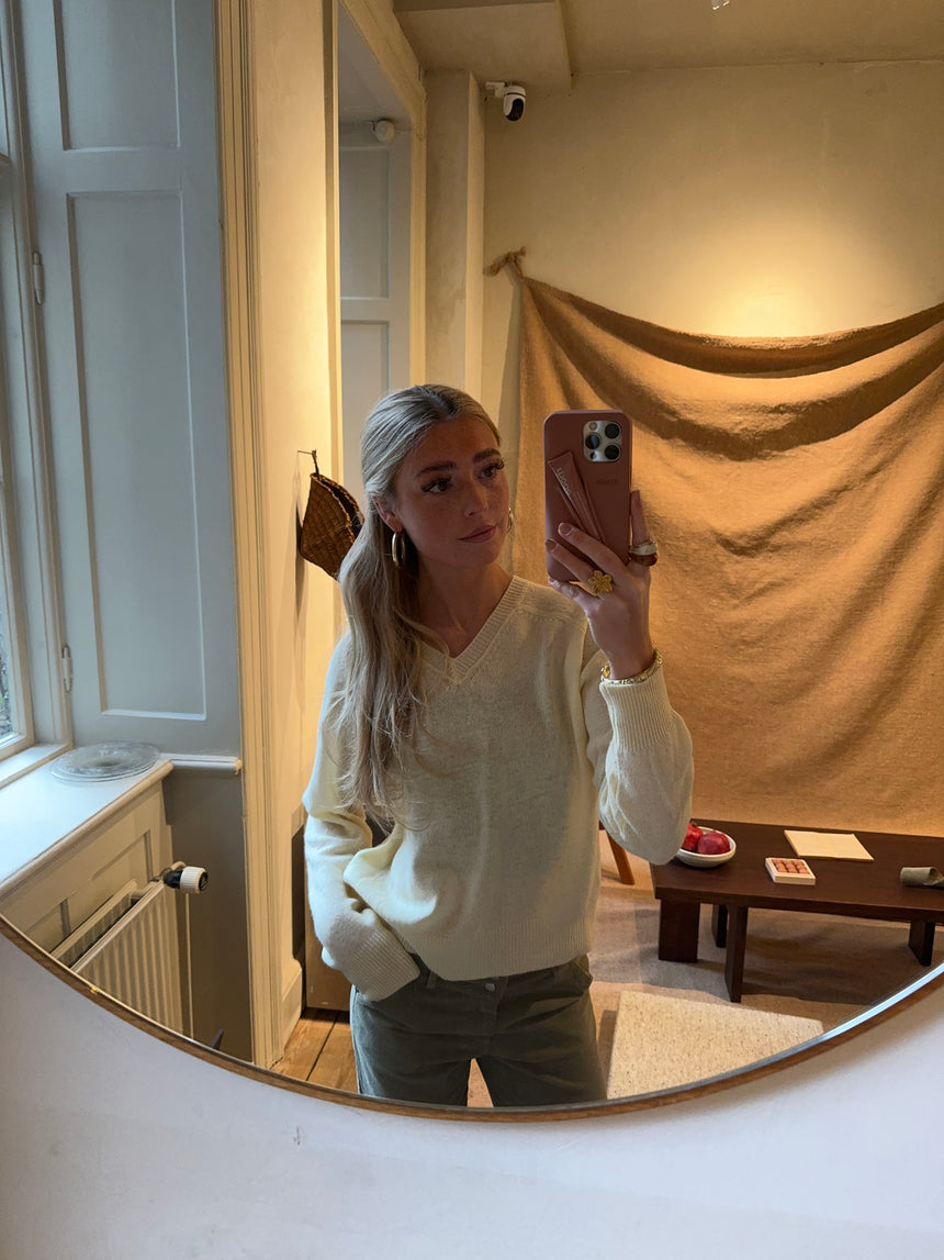 Aiko sweater med v-udskæring - Gul