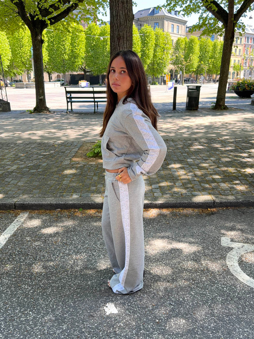 Obban sweatpants med blonder - Grå/hvid
