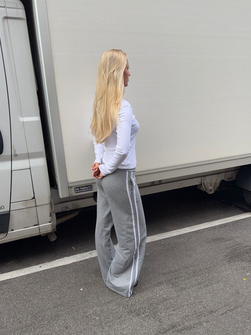 Janny sweatpants med blonder - Grå