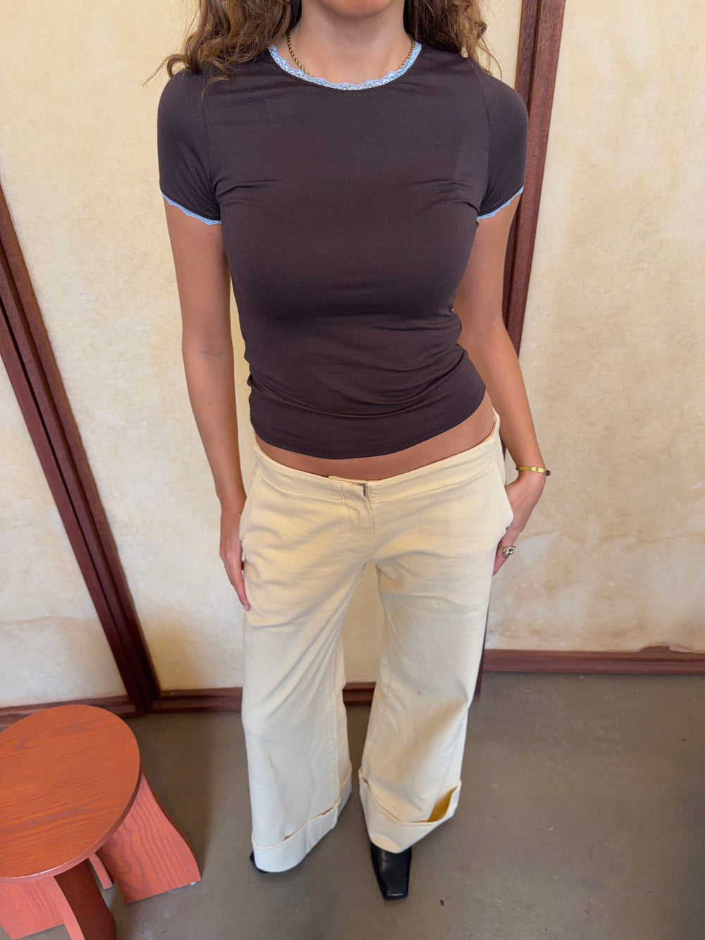 Brusana t-shirt med blonder - Brun/blå