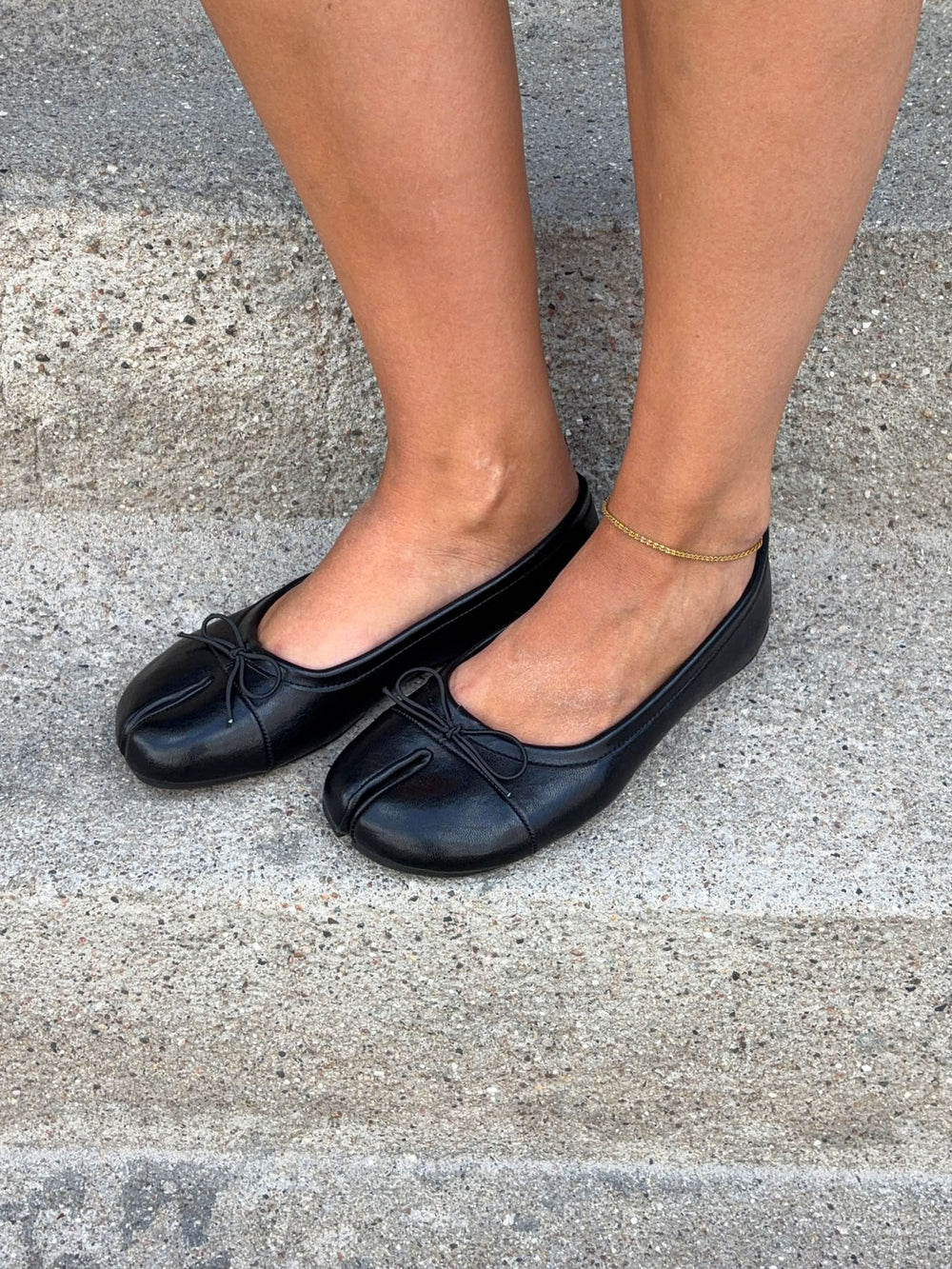Auletta split toe ballerina med sløjfe - Sort