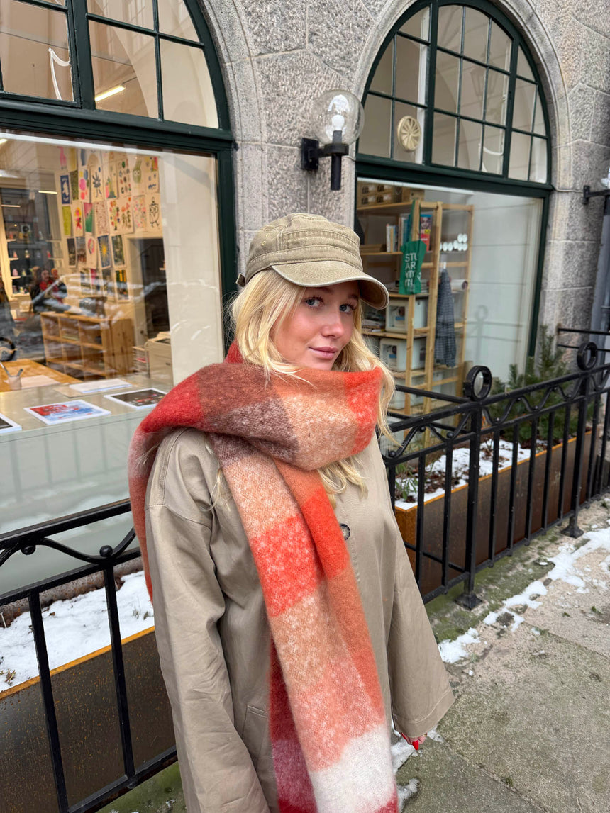 Gale tørklæde - Rød/brun/hvid