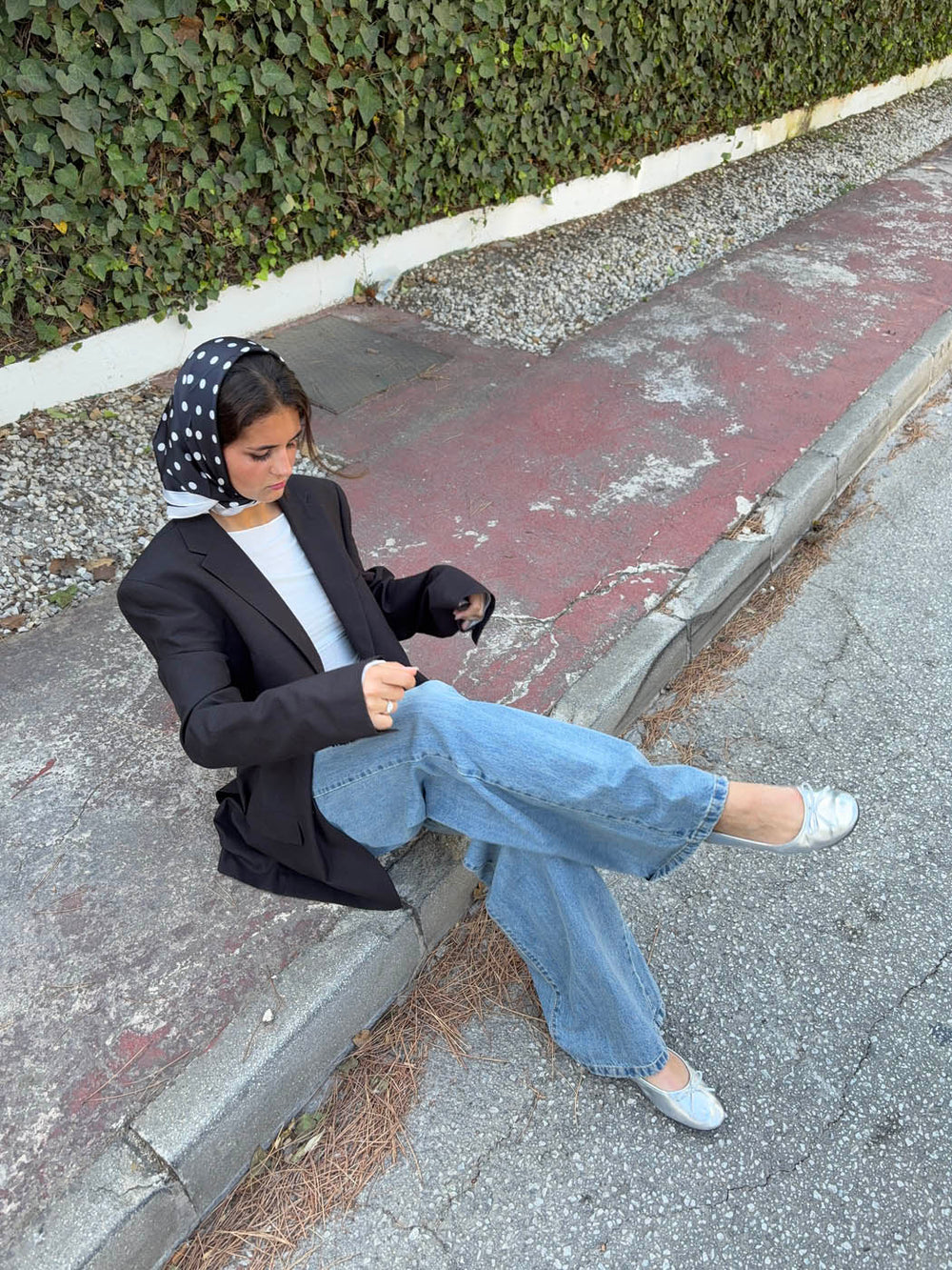 Tørklæde med polkaprikker - Sort/hvid