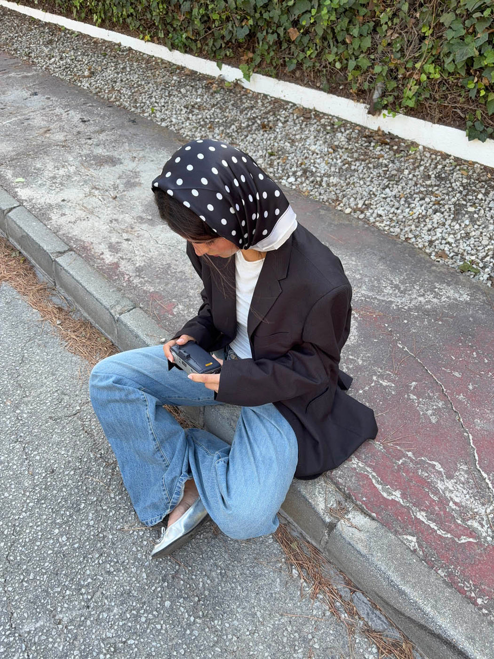 Tørklæde med polkaprikker - Sort/hvid