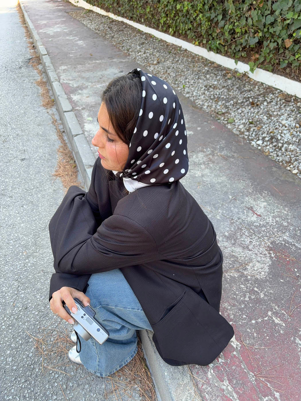 Tørklæde med polkaprikker - Sort/hvid