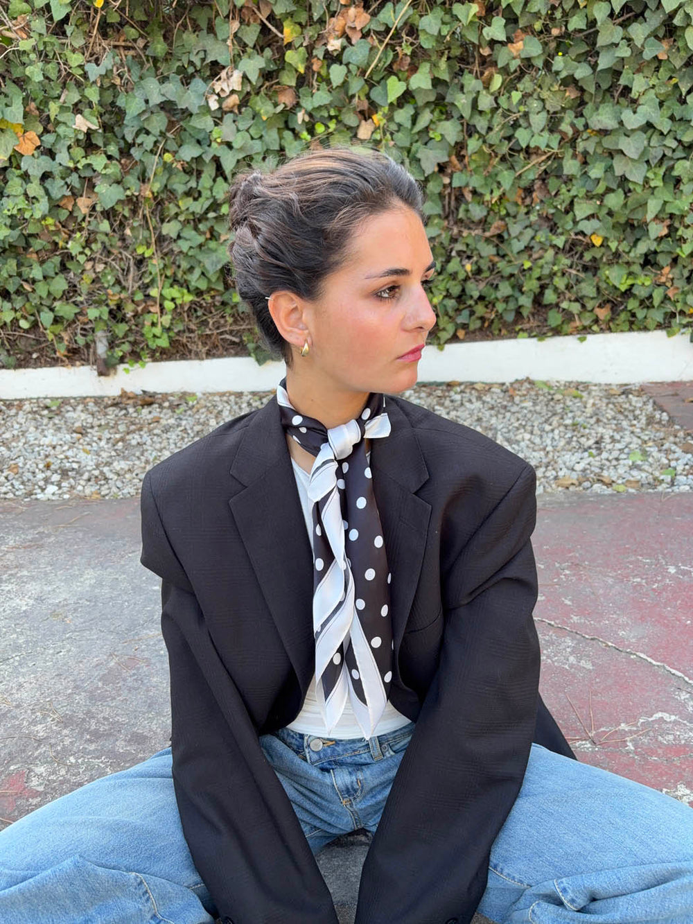 Tørklæde med polkaprikker - Sort/hvid