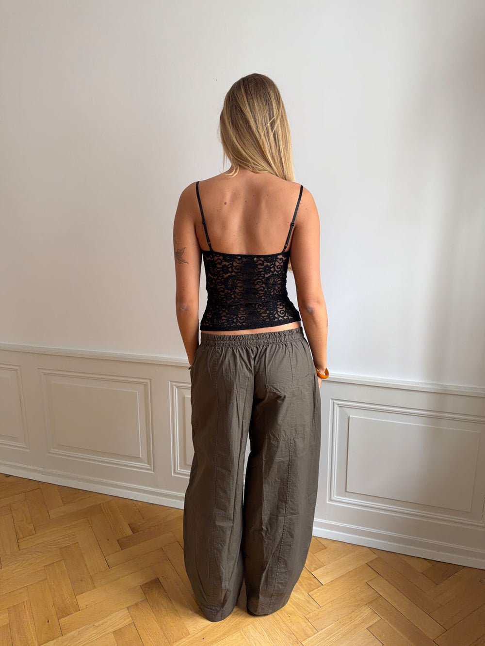 Jeselana top i blonde - Sort