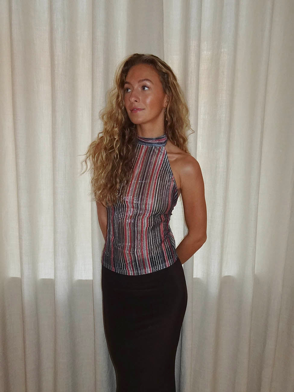 Bellaline top i glitter med åben ryg - Multifarvet