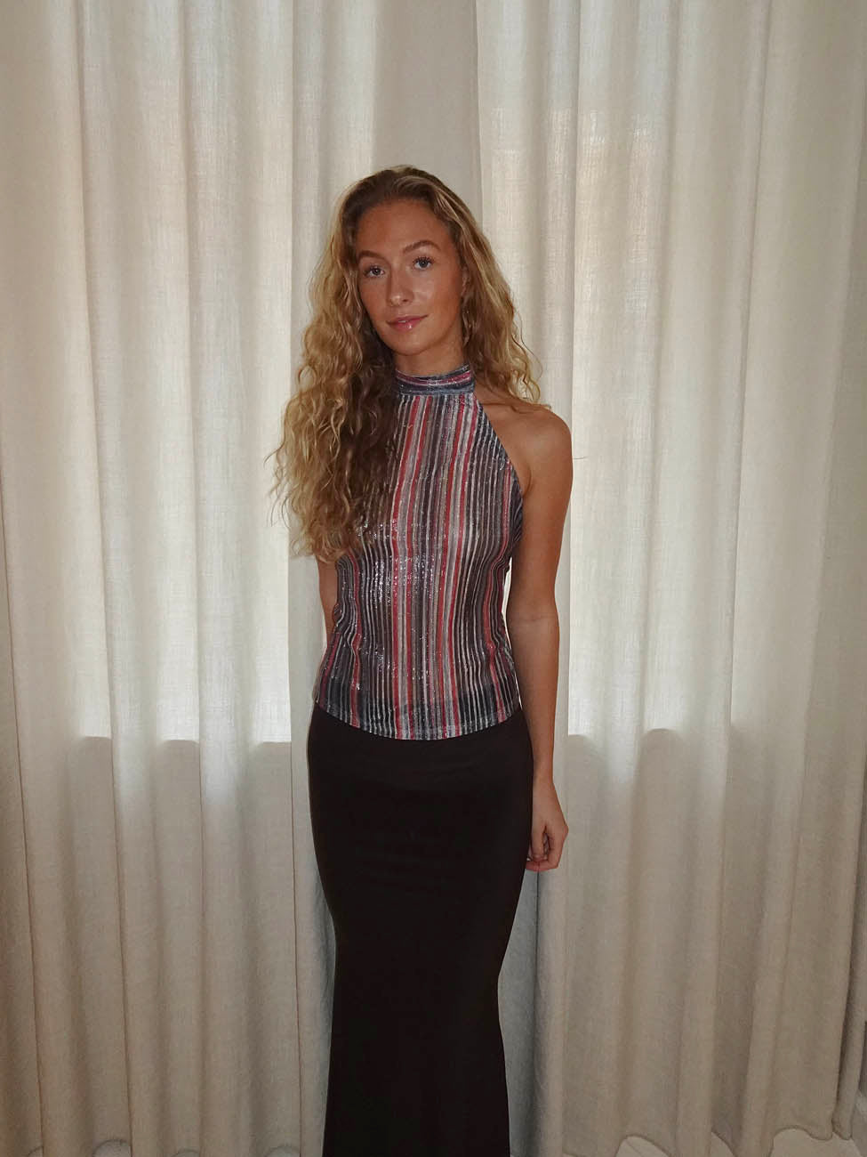 Bellaline top i glitter med åben ryg - Multifarvet