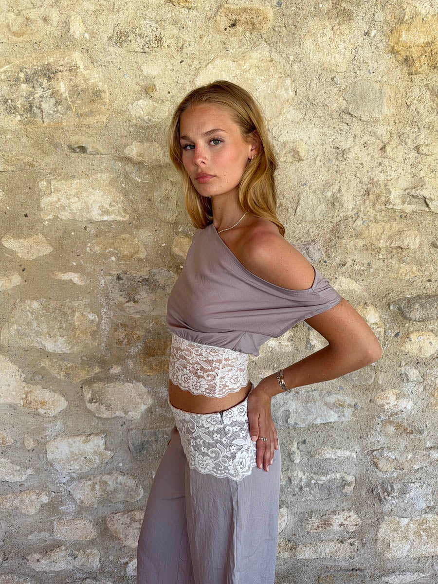 Cameline top med blonder - Beige