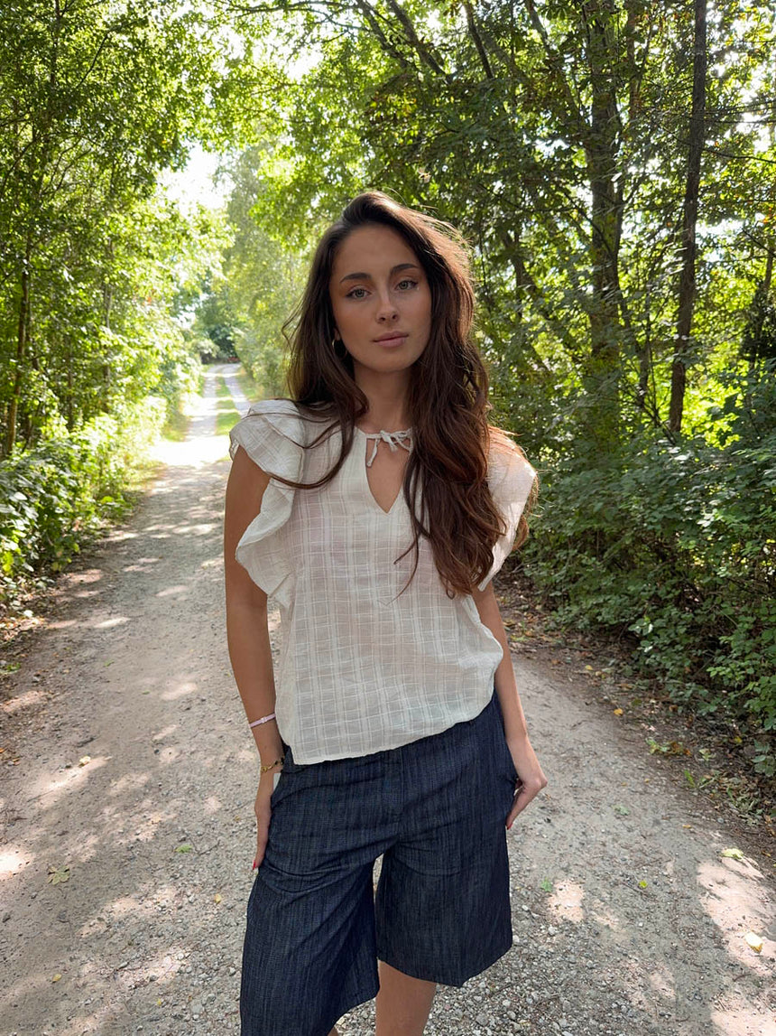 Ulana top med detaljer - Off white